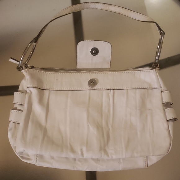 Guess purse - Picture 3 of 3